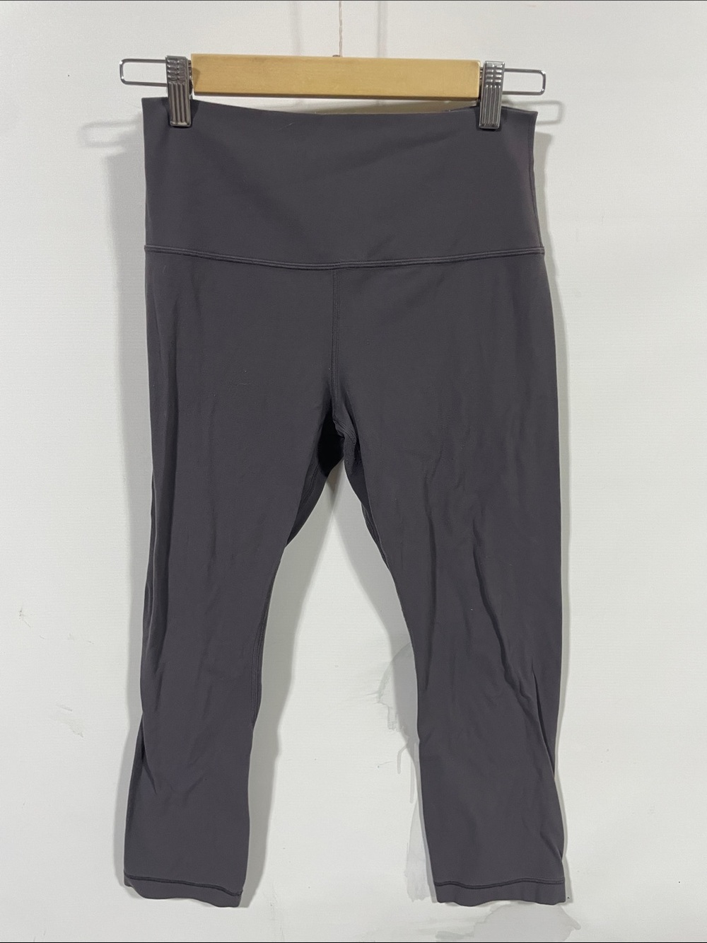 lululemon athletica Women's Gray High-Rise Capri Leggings